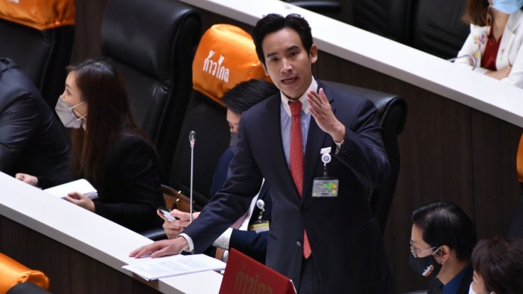 'พิธา' ลั่น'มองตาผมสิ' แจงเครื่องลงคะแนนผิดพลาด ไม่ลงคะแนน'ธรรมนัส' 