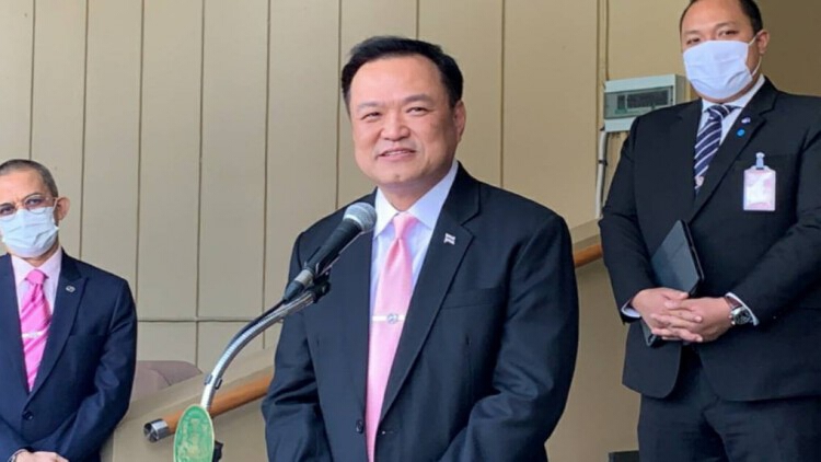‘อนุทิน’เผยวัคซีน 2 ยี่ห้อถึงไทยพรุ่งนี้-นายกฯฉีดเข็มแรก