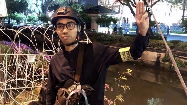 ตำรวจบุกจับ 'โตโต้' พร้อมแก๊งวีโว่ 4 คน ย่านรัชโยธิน