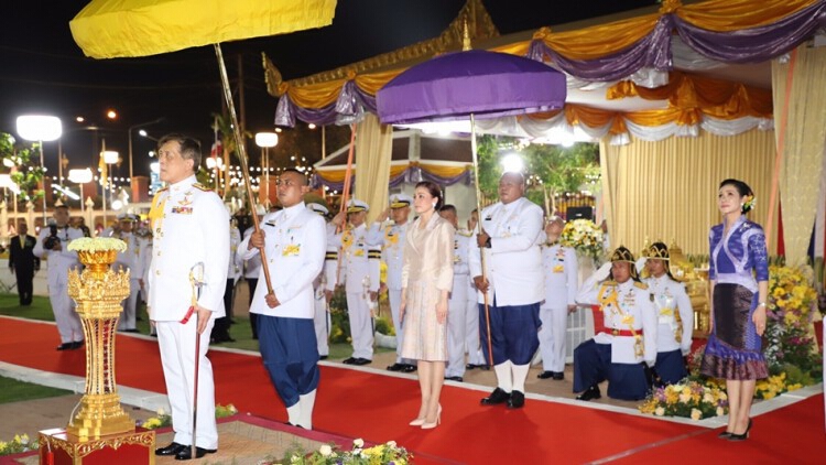 ‘ร.10' ราชินี เจ้าคุณพระสินีนาฏ เสด็จฯ ไปทรงเปิดอาคารที่ทำการศาลจังหวัด พิษณุโลก 