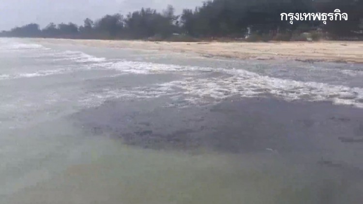 น้ำมันทะลักหัวไทรต่อเนื่อง ชี้เกิดจากกิจกรรมมนุษย์ ถูกปกปิดกลางทะเล