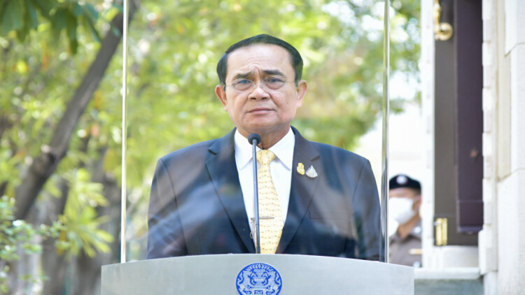 นายกฯ ปัดฉุนสื่อถามเรื่องแจกเงิน ย้ำแค่ปวดท้อง