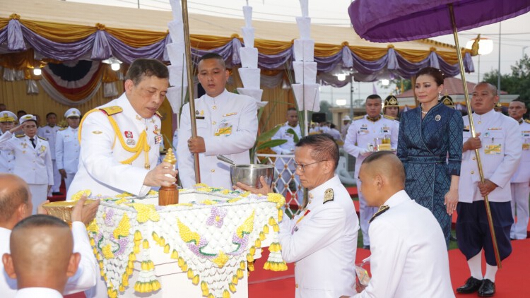 'ในหลวง-ราชินี' เสด็จฯ ไปทรงเปิดอาคารที่ทำการศาลจังหวัดพิจิตร