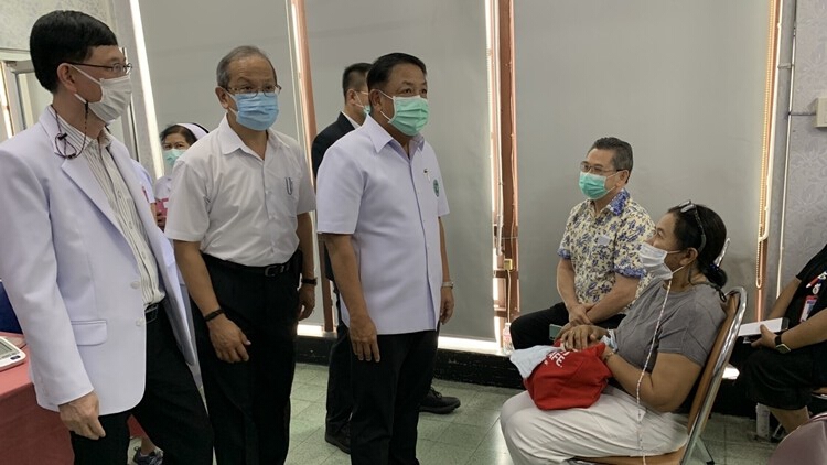 ปลัดสธ. ติดตามการฉีดวัคซีนโควิด 19 รพ.ราชวิถี
