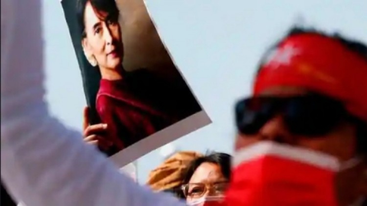  ‘ซูจี’ ขึ้นศาล รอดข้อหา 'กบฏ' 