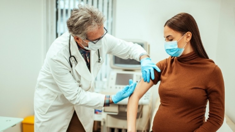 ‘อังกฤษ’ ไฟเขียว หญิงตั้งครรภ์ฉีดวัคซีนโควิด 'ไฟเซอร์ - โมเดอร์นา'