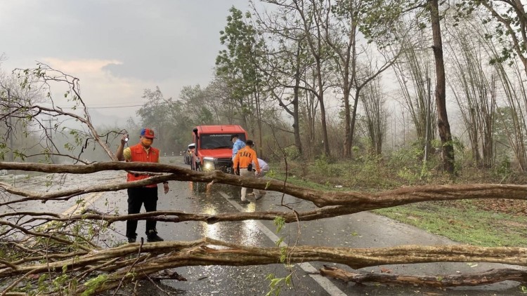 ปภ.เตือน 60 จังหวัด เฝ้าระวัง 'พายุฤดูร้อน' 19-21 เม.ย.นี้