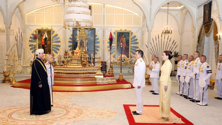 ‘ในหลวง’ พระราชทานพระบรมราชวโรกาสให้ 'ออท.' เฝ้า ฯ ถวายพระราชสาส์นตราตั้ง อักษรสาส์นตราตั้ง