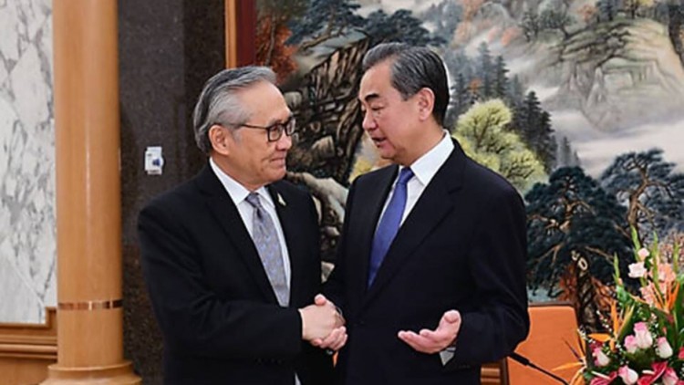 ‘ดอน’ โทรคุย ‘หวัง อี้’ จีนเสนอส่งวัคซีนโควิดช่วยไทย 5 แสนโดส