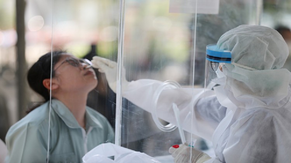 “อมตะ” ตั้งศูนย์คัดกรองโควิด-19เช็คสุขภาพแรงงานในนิคมฯ 