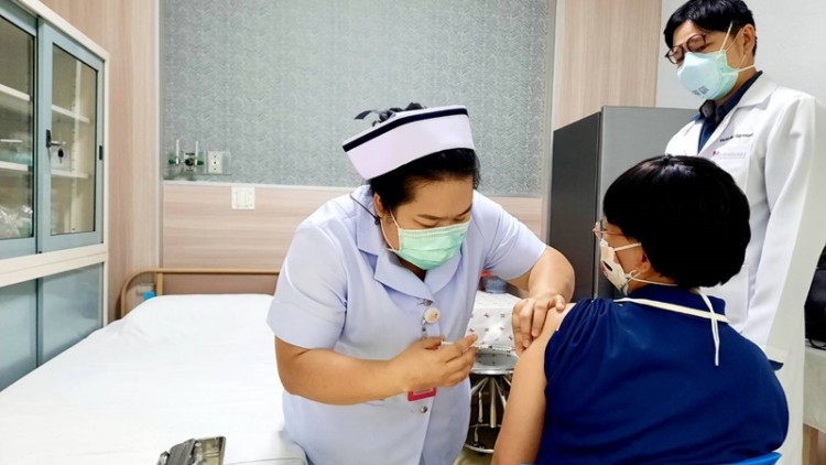 รับอาสาสมัคร 'ผู้ป่วยมะเร็ง' ร่วม 'ฉีดวัคซีนโควิด-19'