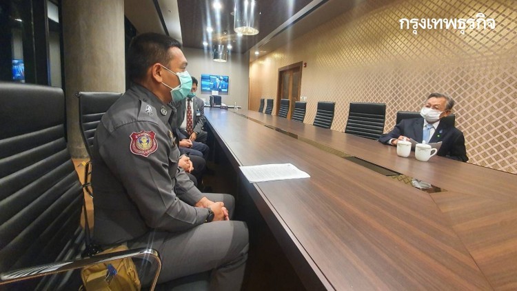 'ชวน' ให้กำลังใจ ตร.สภาฯ ย้ำให้ทำหน้าที่ ไม่เกรงกลัว ส.ส.-ผู้ติดตาม