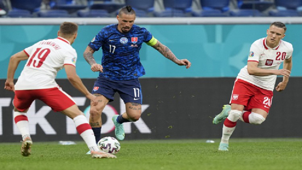 'สโลวาเกีย' เฉือน 'โปแลนด์' 2-1 ศึก 'ยูโร 2020' กลุ่ม อี