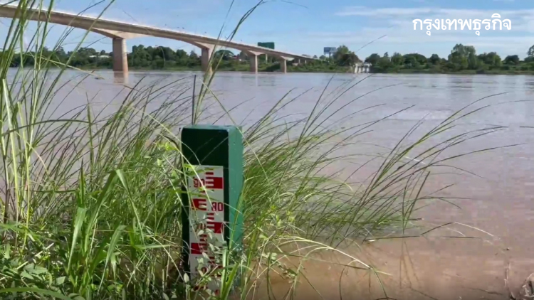 น้ำโขงพุ่งพรวดวันเดียว 2 เมตร ชาวประมงปรับระดับกระชังปลา รับมือน้ำไหลแรง