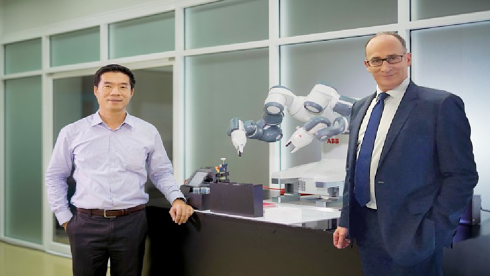 'ดีแทค-เอบีบี' ผนึกกำลังเชื่อม 'หุ่นยนต์-5จี'  เขย่าอุตสาหกรรม 4.0