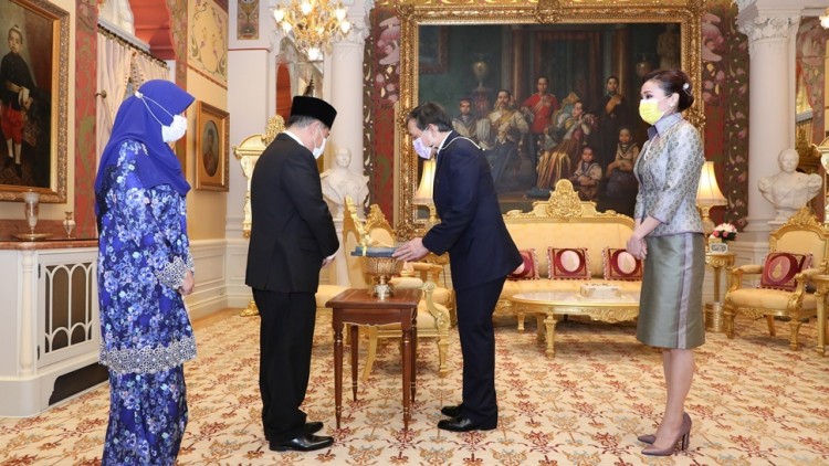 ‘ในหลวง’ พระราชทานพระบรมราชวโรกาสให้ทูตต่างประเทศ กราบบังคมทูลลาในโอกาสที่จะพ้นจากหน้าที่