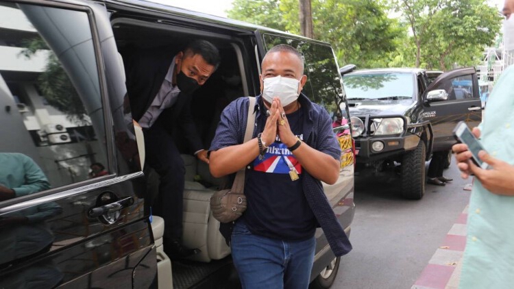 ระทึก 'จตุพร' ฟังคำสั่งศาลฎีกา นับโทษต่อคดีหมิ่น 'อภิสิทธิ์' สั่งฆ่าประชาชน