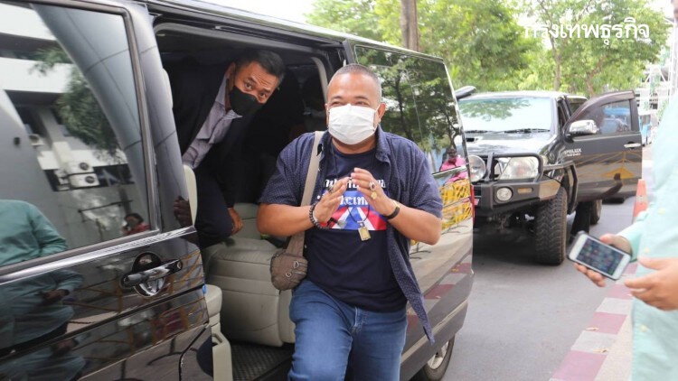 ศาลสั่งจำคุก 'จตุพร' รับโทษต่อหมิ่น 'อภิสิทธิ์' สั่งฆ่าประชาชน