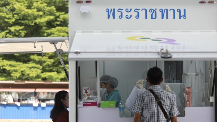 น้ำพระราชหฤทัย ‘ในหลวง’ นำพาปวงประชาสู้ภัยโควิด-19