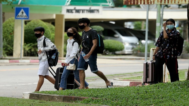 รัฐบาลสั่งลดค่าเทอมมหาวิทยาลัยรัฐ-เอกชน