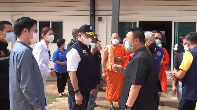 'ธรรมนัส' ตั้งศูนย์พักคอย 'โควิด-19' พะเยา ส่งต่อ 300 เตียงในพื้นที่