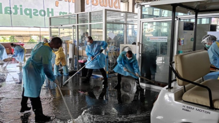 'รพ.บุษราคัม' Big cleaning จุดแรกรับผู้ป่วย พร้อมจัดระบบ Fast track กลุ่มเปราะบาง