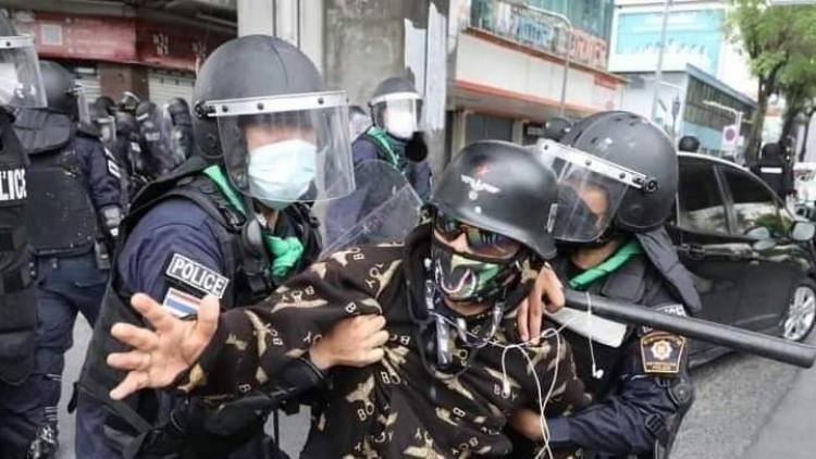 กมธ.กฎหมาย เชิญ 'ผบ.ตร.- กสม.' แจงแนวทางคุมม็อบ