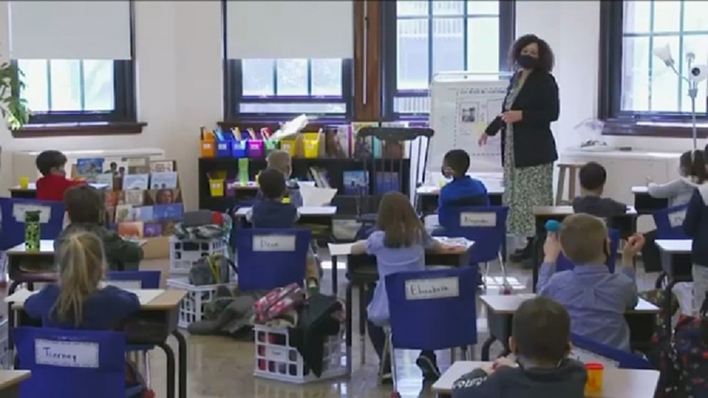 นิวยอร์กสั่งครู-บุคลากรโรงเรียนรัฐฉีดวัคซีนโควิดทุกคน