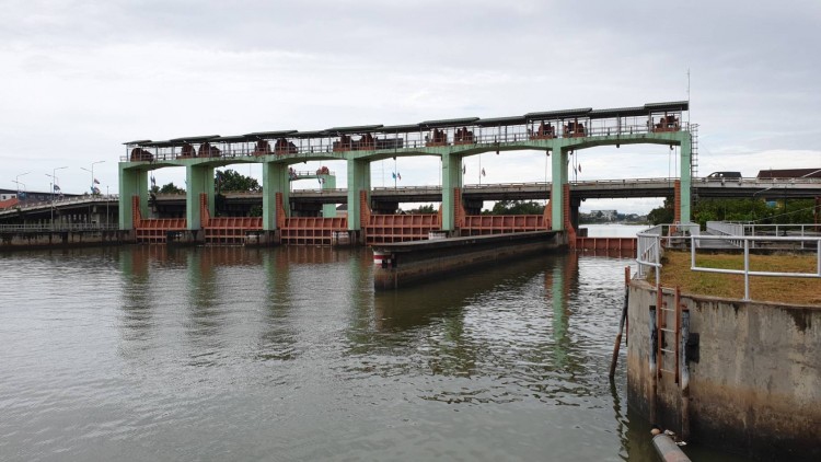   สทนช.ลุยตรวจความพร้อมรับฝน   แก้ท่วมน้ำเค็มรุก ลุ่มน้ำท่าจีน - แม่กลอง