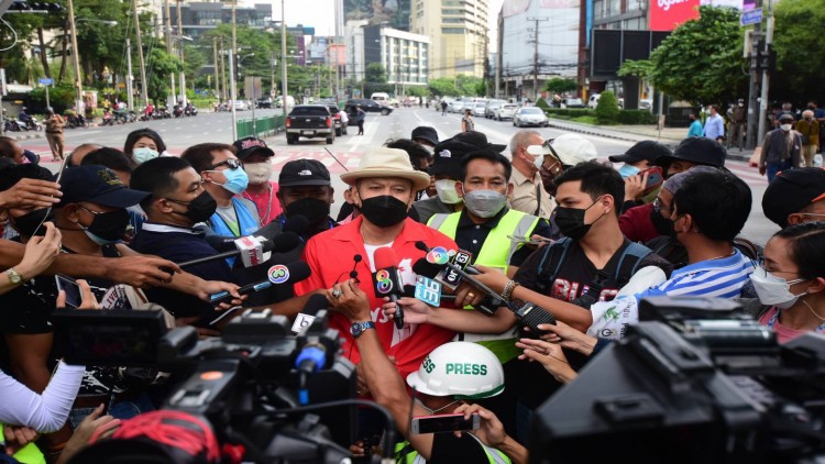 ตั้งอโศกเป็นป้อมค่ายไล่‘บิ๊กตู่’! ‘ณัฐวุฒิ’ลั่นถ้าการเมืองเปลี่ยนอย่าใช้กติกานอกระบบ