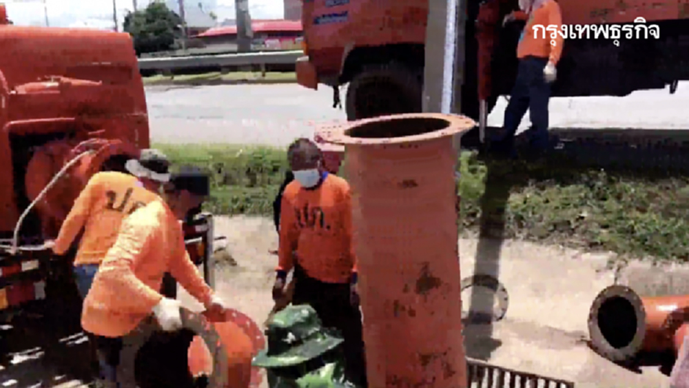 โคราช เร่งแก้ปัญหาน้ำท่วมซ้ำซากตลาดเซฟวัน ติดตั้งเครื่องสูบ 4 จุด