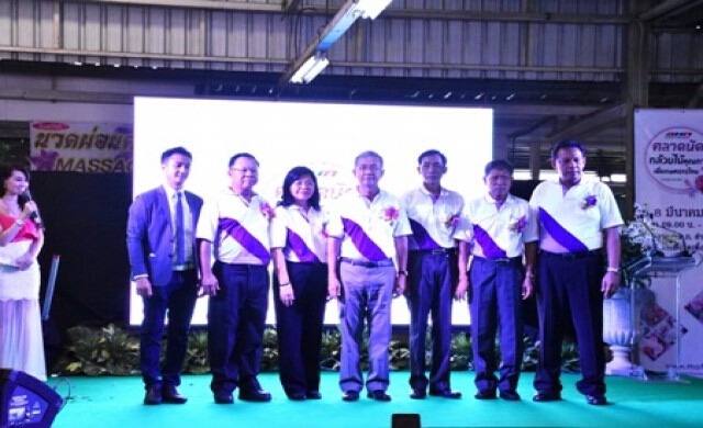 งานตลาดนัดกล้วยไม้คุณภาพอ.ต.ก.เพื่อเกษตรกรไทยประสบความสำเร็จ