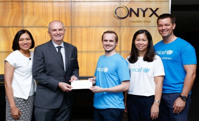 ออนิกซ์ฯมอบเงิน 100,000 บาทให้ยูนิเซฟ