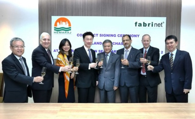 ฟาบริเนทลงนามสัญญาซื้อขายที่ดินกับเหมราชฯ