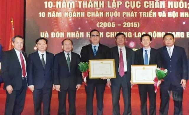 ซี.พี.เวียดนามรับมอบใบประกาศเกียรติคุณด้านพัฒนาภาคปศุสัตว์