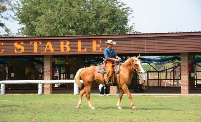 หนองบัวลำภูนี้ช่างน่าเที่ยวดีเพราะมีพีซี คาวบอยทาวน์ 