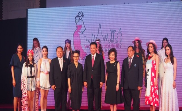 สาวรุ่นใหม่ชวนท่องเที่ยวไทย