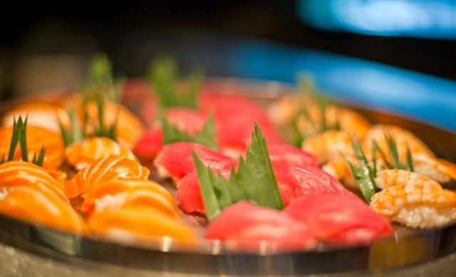 มา 4 จ่าย 3 อร่อยบุฟเฟ่ต์มื้อค่ำ บรรยากาศริมแม่น้ำเจ้าพระยา