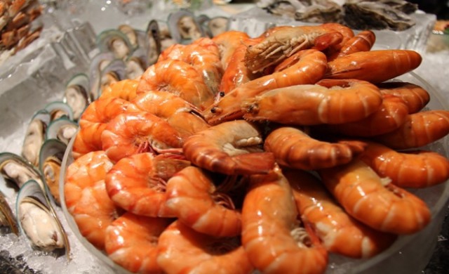 บุฟเฟ่ต์ 33 บาท ฉลองครบรอบ 33 ปี รร.รอยัล ออคิด เชอราตัน 