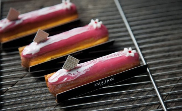 “The Endless love éclair”