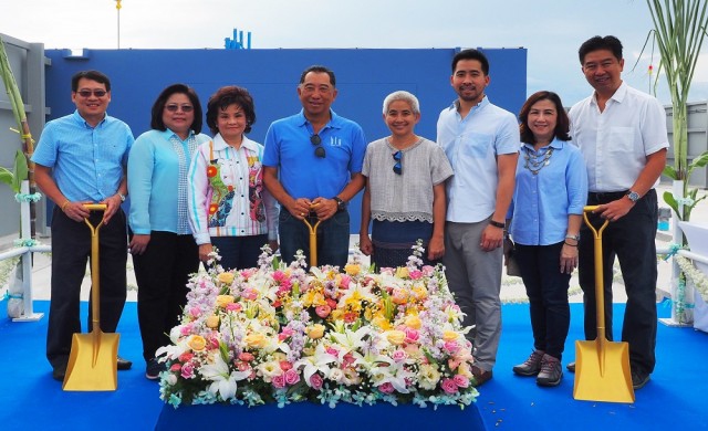 ร่วมอิสสระ จัดพิธีปิดหลังคา blu คอนโด ชะอำ-หัวหิน