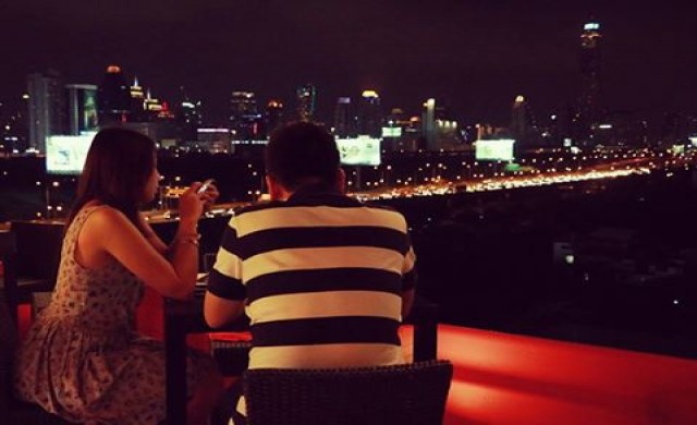 ดื่มกินชั้นลอยฟ้าดูวิวกรุงเทพฯราคาไม่แพง