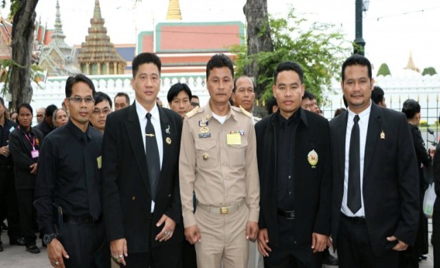 ร่วมถวายความอาลัย