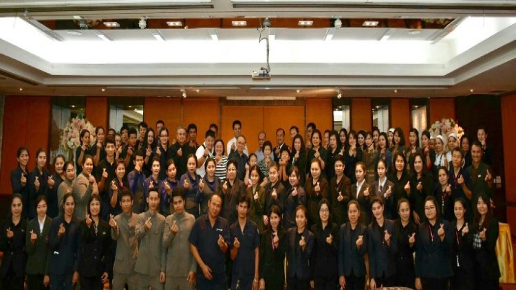 โรงแรมริชมอนด์จัดพิธีรดน้ำดำหัวทีมผู้บริหาร