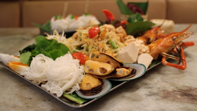 ส้มตำไฮโซ ณ ราชดำริ ที่สุดของความอร่อยแบบต้นตำรับไทย