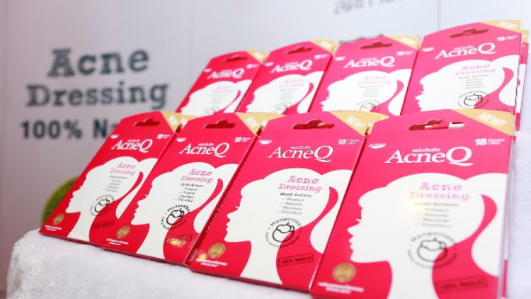 “ไบโอบอร์น เปิดตัวนวัตกรรมจากธรรมชาติแผ่นซับสิว AcneQ” 
