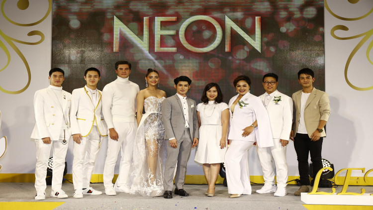 “นีออนไวท์ไทยแลนด์” ฉลองครบรอบ 2 ปี