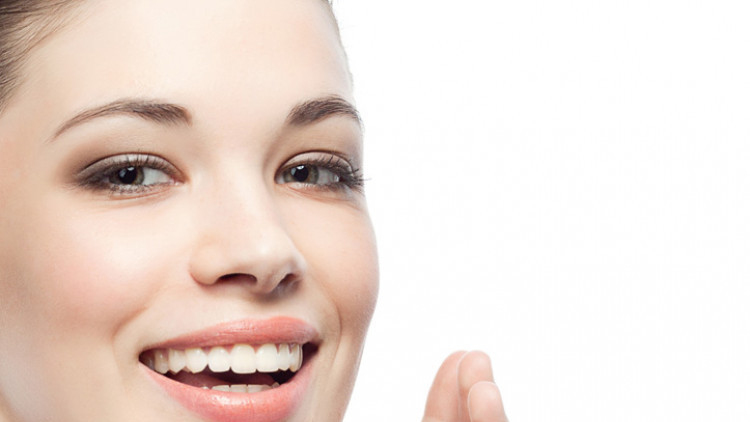 ปัญหาหลังมือเหี่ยวย่นเส้นเลือดปูดโปนบ่งบอกอายุไม่ควรมองข้าม