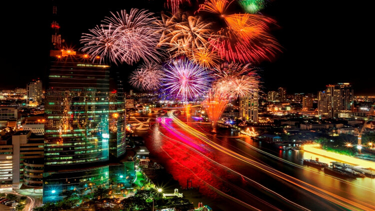 เทศกาลลอยกระทงประจำปี 2560 ณ โรงแรมรอยัล ออคิด เชอราตัน