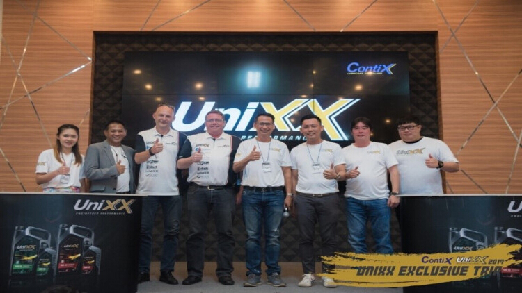 เปิดตัวน้ำมันเครื่องยูนิกซ์ ผู้สนับส UniXX TR-Motor Sport